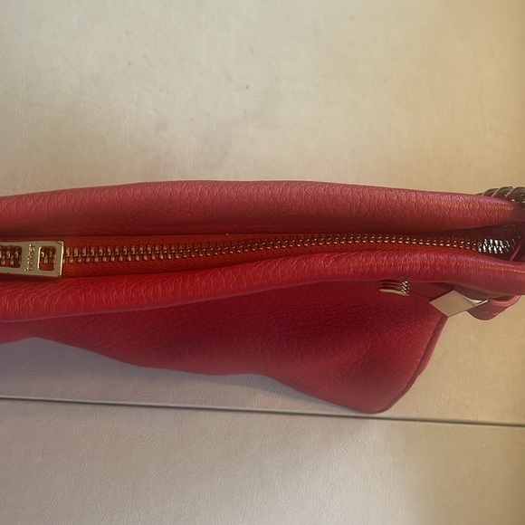 Botkier red leather Handbag soft zip top and chain strap - Picture 3 of 5